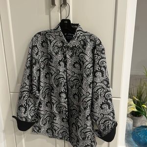 Long sleeve, paisley, print men’s shirt in size extra large